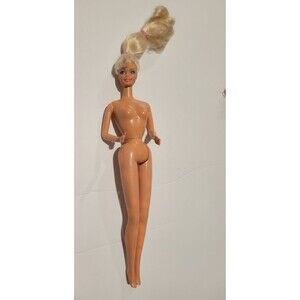 Vintage 1966 Mattel Barbie Twist N Turn Platinum Blond with Bangs Made in China